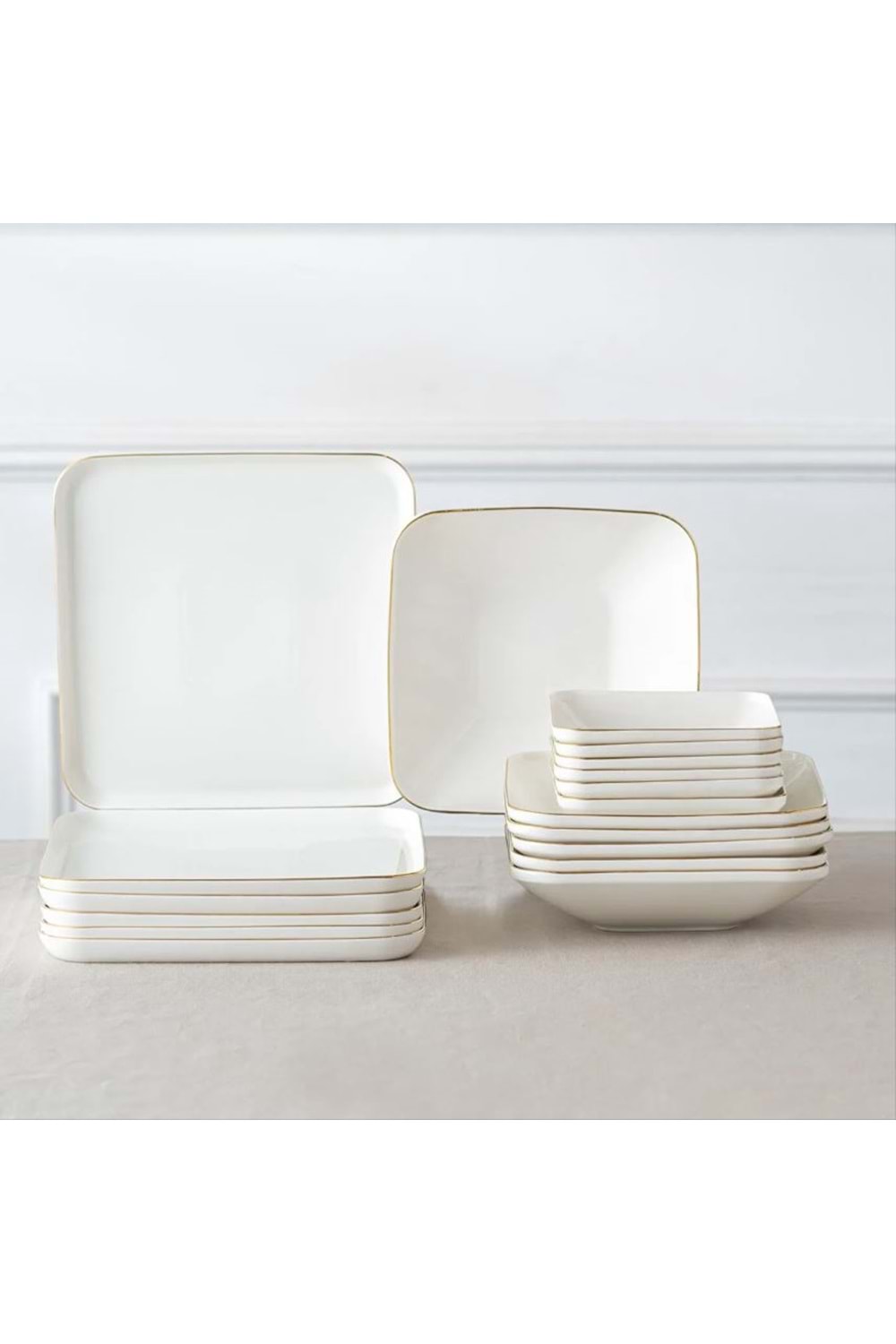 İSTANBUL PORSELEN NADİDE 18 PARÇA KARE YEMEK TAKIMI GOLD