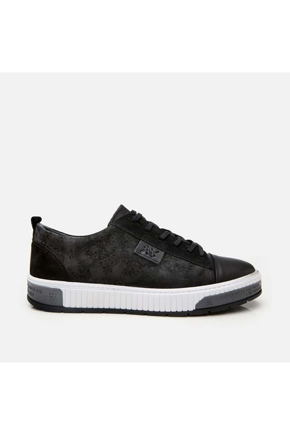 Sneaker